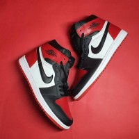 Aj1 mid chicago hot sale